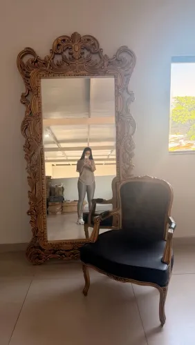 Espelho Decorativo Grande + Poltrona Luxuosa Dourada e Preta | Conjunto