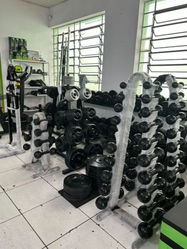 Acessórios e equipamentos de academia 