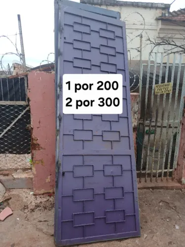 Portas ou portões de ferro