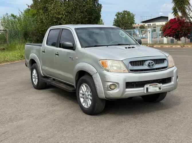 Toyota Hilux CD D4-d 4X4 2.5 16V 102cv TB Dies. 2010
