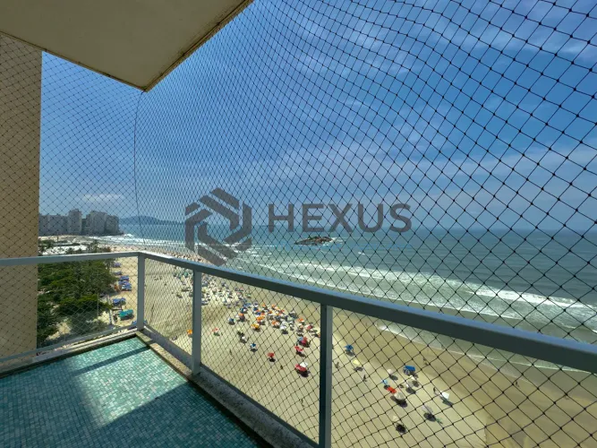 Apartamento frente mar com varanda vista mar nas Pitangueiras, Guarujá