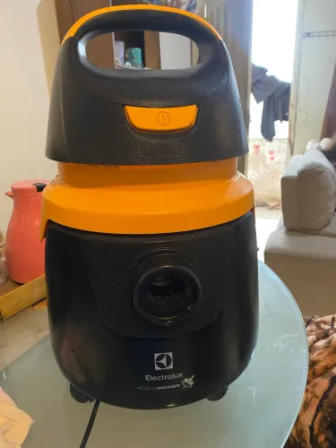Vendo aspirador de água e pó eletrolux