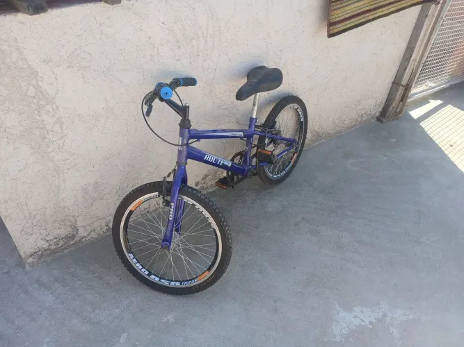  Vendo uma bicicleta 