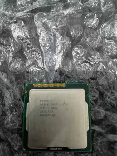 Processador Intel core i3 2128 usado funcionando perfeitamente.