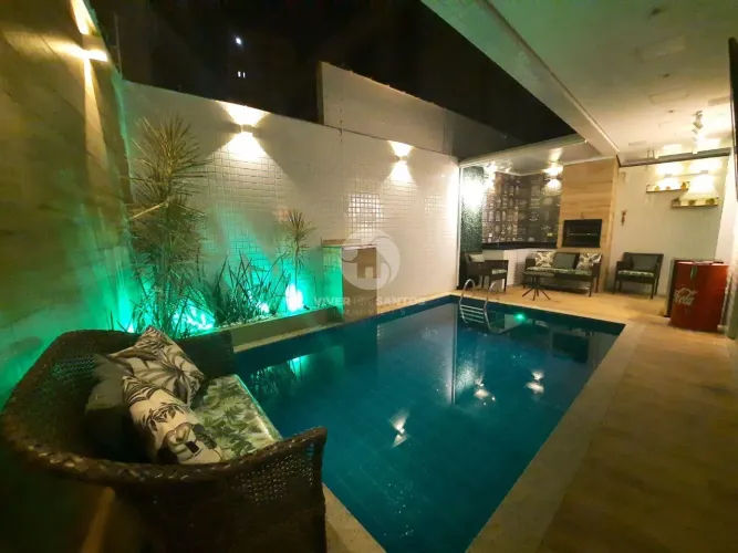 Casa com piscina na Ponta da Praia - Santos/SP
