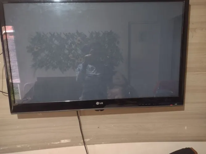 Televisão LG42PJ250 plasma display