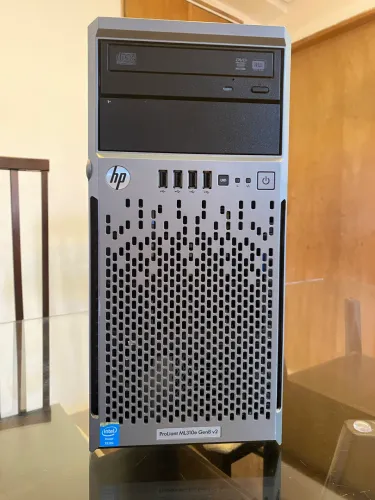 Servidor HP ProLiant ML310e Gen8 v2
