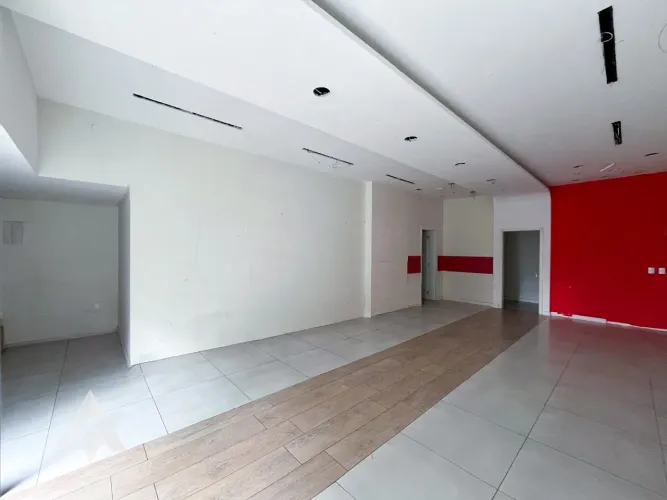 Loja térrea, na Rua XV de Novembro, com 75m² para locação, por R$ 11.000,00 - Bairro Centr