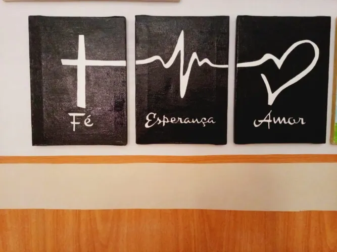 Quadro Decorativo Religioso Fé, Esperança e Amor | Pintado à Mão | 22x15 cm
