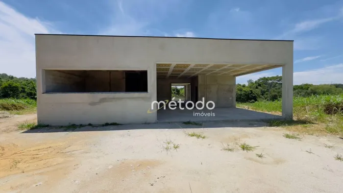Casa com 3 quartos à venda, 300 m² por R$ 1.500.000 - Parque Residencial Jequitibá - Jacar