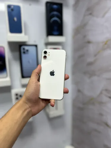 iPhone 11 - 128Gb ( Branco )