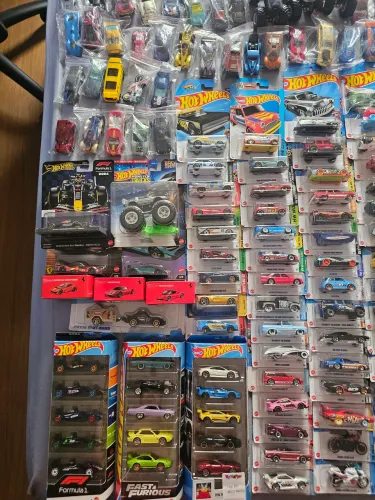 Coleção hot wheels 351 minis no total