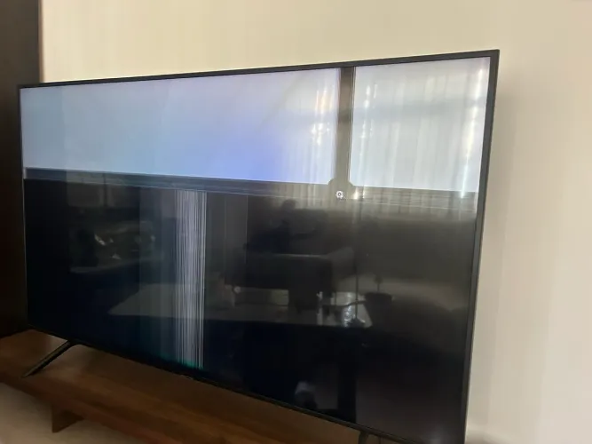 Smart TV Samsung 65? 4K - UN65RU7100G - COM DEFEITO/ para retirada de peças.