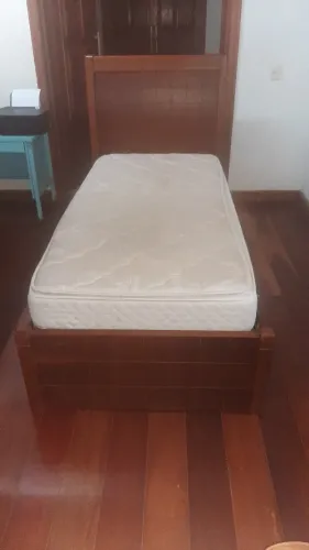 Cama de Solteiro (Bicama) estrutura em madeira maciça no estado