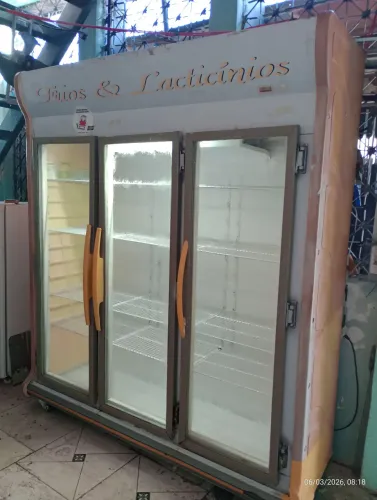 FRIOS E LATICÍNIOS