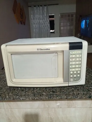 Microondas Electrolux 26 lts ótimo estado.