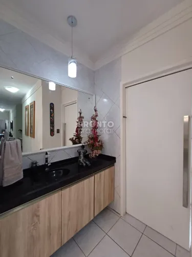 Casa com 4 quartos em Candeias