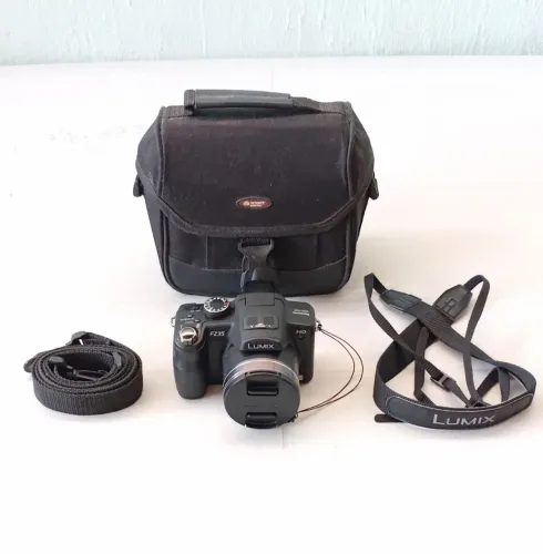 CÂMERA FOTOGRÁFICA PANASONIC DMC FZ35