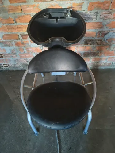 Lavatório com forro de coro bom