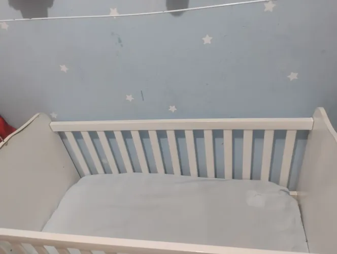 Berço infantil semi novo