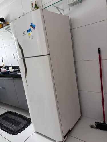 GELADEIRA ELECTROLUX FROSTFREE