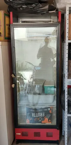 Geladeira expositora