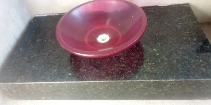 Vendo uma pia pra banheiro