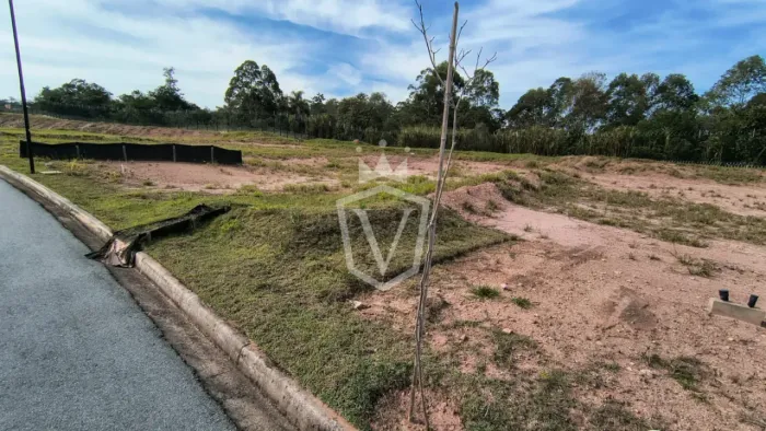 Terreno a Venda no Condomínio Portal dos Lagos - Jundiaí/SP