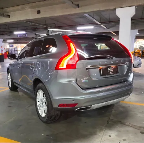 Volvo XC 60 T-5 Momentum 2.0 245cv FWD 5P 2016