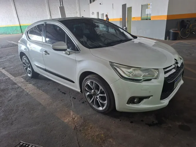 Citroen DS4 1.6 Turbo 16V 5P Aut. 2013