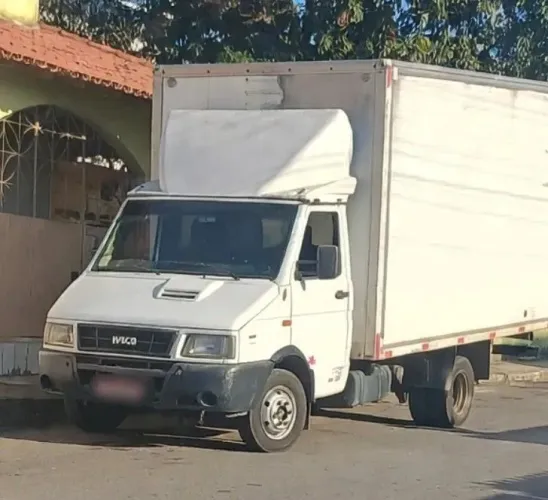 Vendo baú 4.50 mt