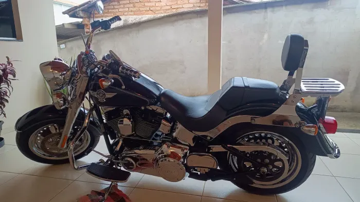 Vende se moto de garagem