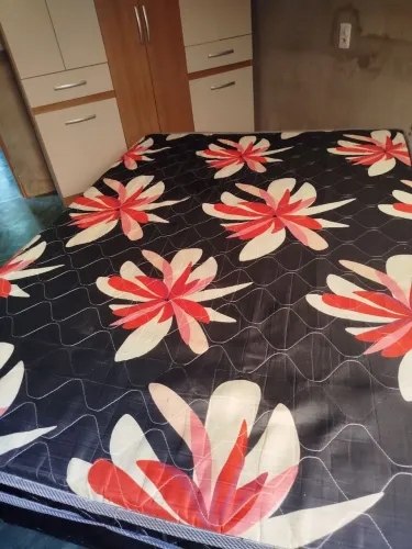 Cama de Casal Semi Nova