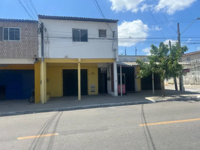 Vendo prédio com 7 Kitinetes e uma sala comercial.
