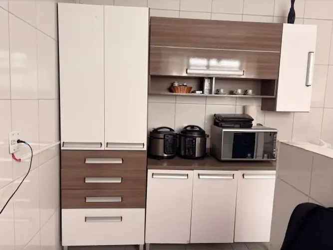 Armário de cozinha conservado 