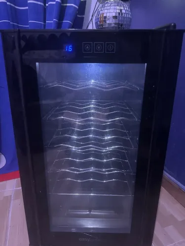 Adega Easycooler 127v 18 garrafas Climatizador Termoelétrico para vinho estado de novo