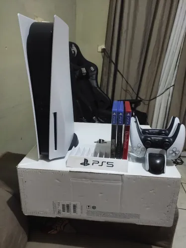 PS5 fat semi novo ?