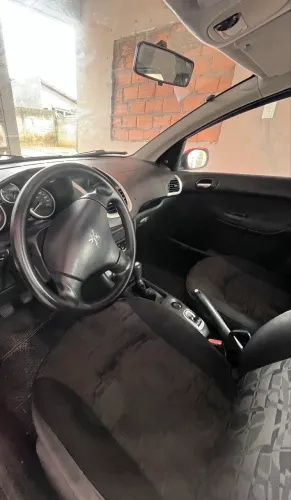 Peugeot 207 XR 1.4 Flex 8V 5P 2011