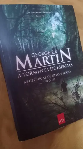 A Tormenta de Espadas - Cronicas de Gelo e Fogo - George R.R. Martin