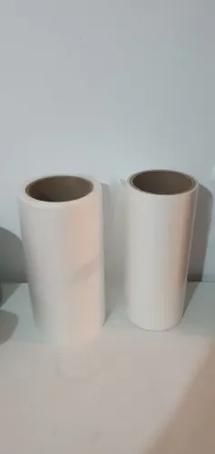 2 rolos de BOPP Drylam para laminação. Fosco de 100m e Brilhoso de 50m, pouco usados