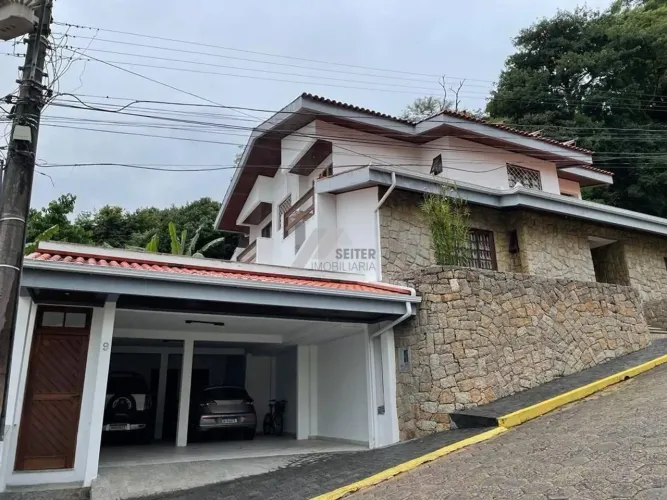 Casa com 5 quartos, Córrego Grande - Florianópolis