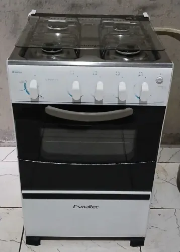 Vendo fogão 4 bocas (esmaltec)