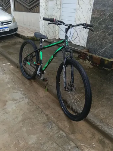 Bicicleta Aro 29 - Freio a Disco + 21 Marchas