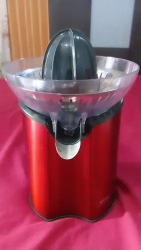 Vendo esse espremedor de laranja da Arno.