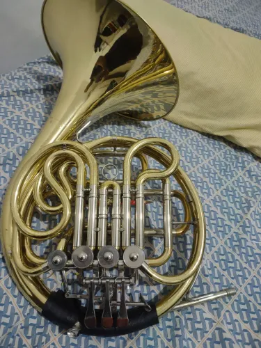 Trompa Yamaha 567