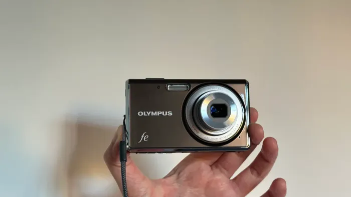 Olympus FE 4020 de 14mp - câmera digital na caixa!