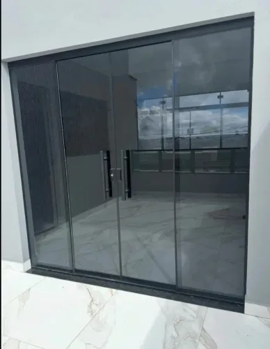 Porta padrão de 4 folhas 2.10x2,00