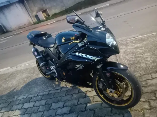 Suzuki GSX750F Personalizada