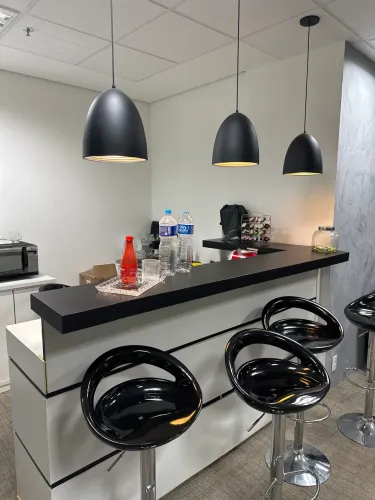 Kit bancada + banquetas 5