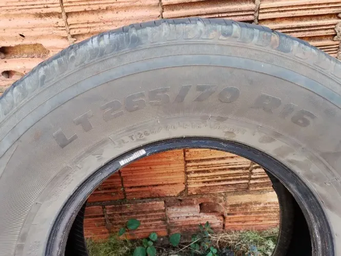 Vendo três pneus para s10